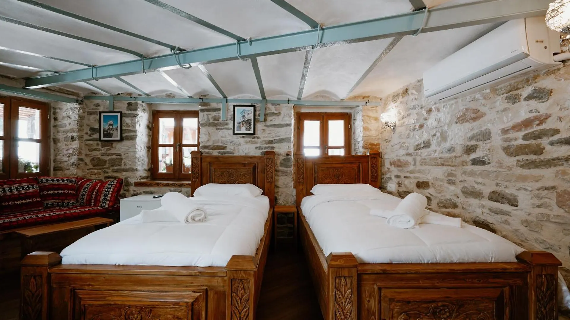 Old Well Bazaar Apartment Gjirokaster