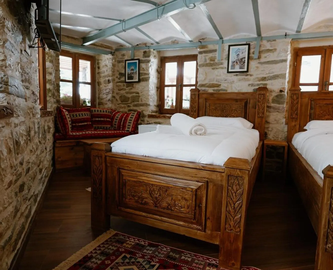 Old Well Bazaar Apartment Gjirokaster