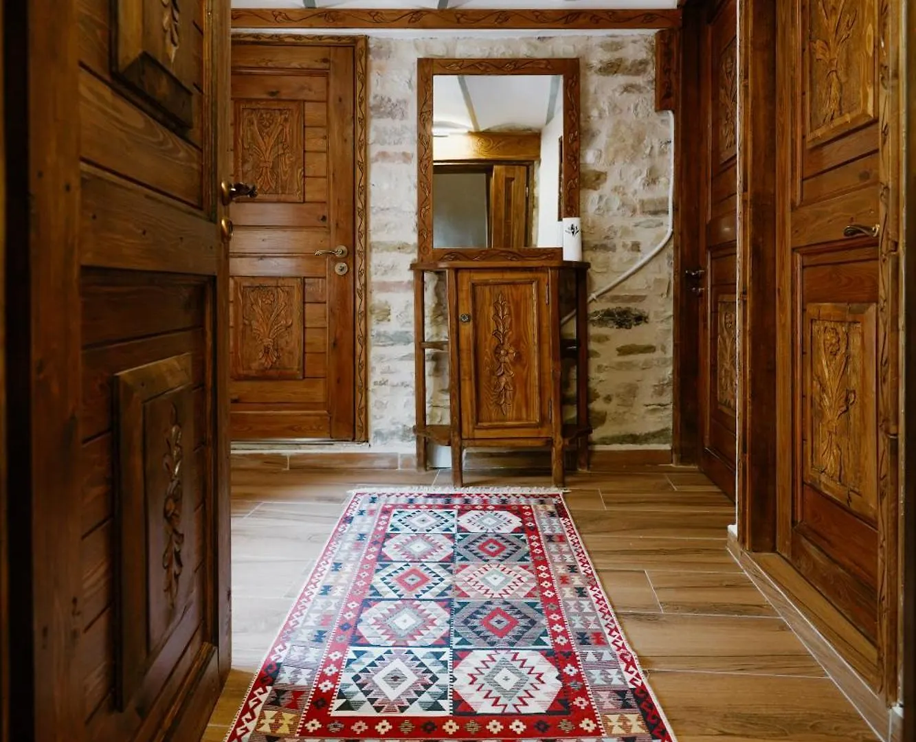 Old Well Bazaar Apartment Gjirokaster Albania